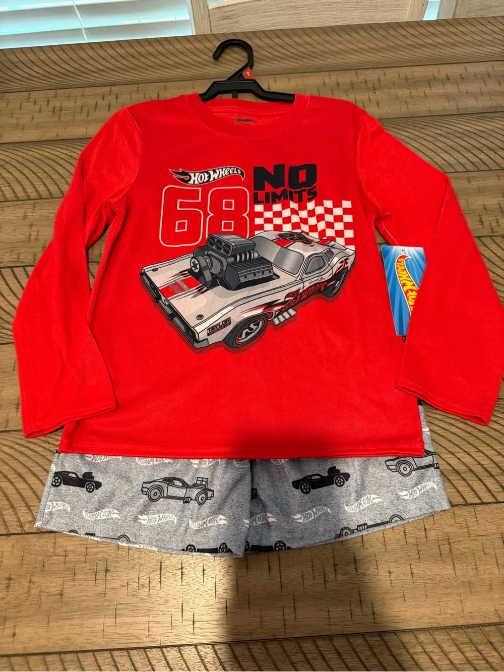 Hot Wheels Boys' Red Flame-Resistant Pajama Set size M -NWT